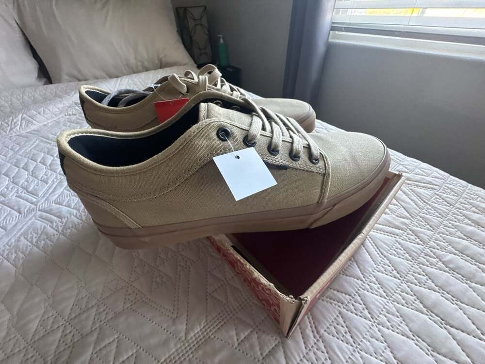 Vans Chukka Low Size 11.0 Cornstalk Gum Skate Shoes